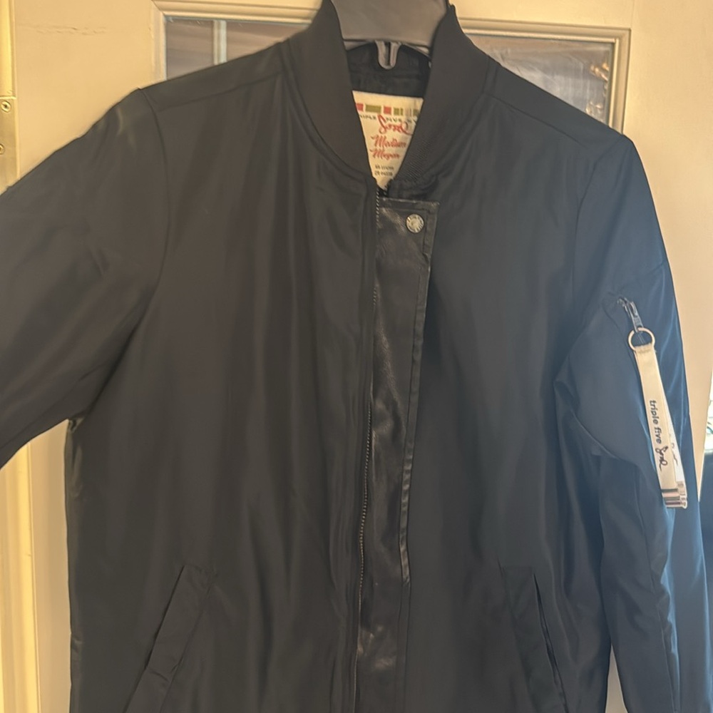 Jaket - Picture 3 of 5